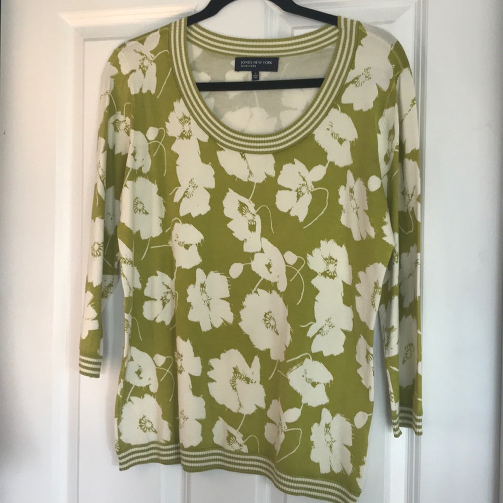 Jones New York floral knit top